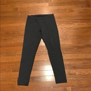 Dark grey cotton leggings + black cotton leggings
